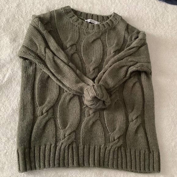 Zara Chunky Oversized Cable Knit Sweater - Picture 2 of 4